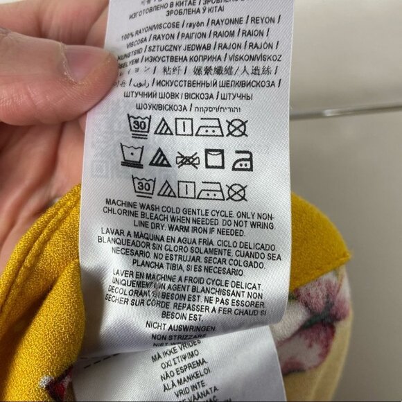 Guess Yellow Floral Wrap Skort Skirt Size Small Tie Waist Zipper Viscose Boho S - Picture 11 of 12